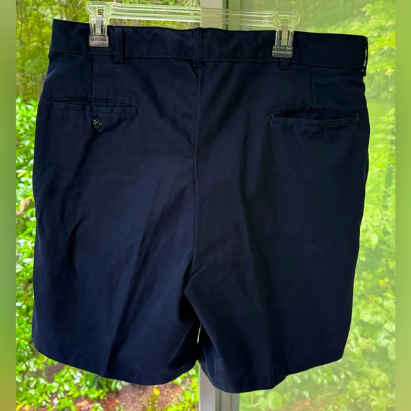 Wear Gear by Aramark 38R NWT Navy blue shorts with slant front pockets - Picture 4 of 6